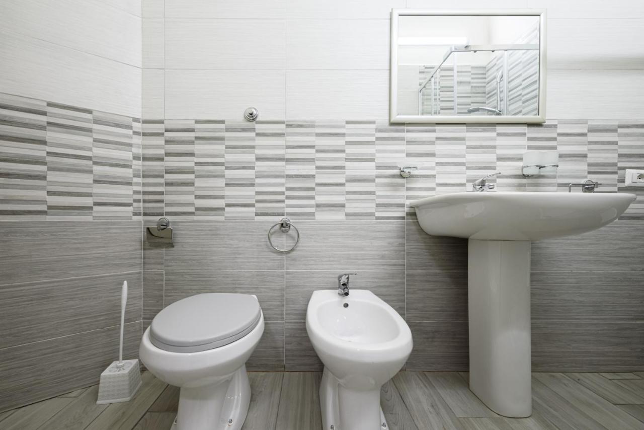 Vico Mastellone 16 Apartment Naples Luaran gambar