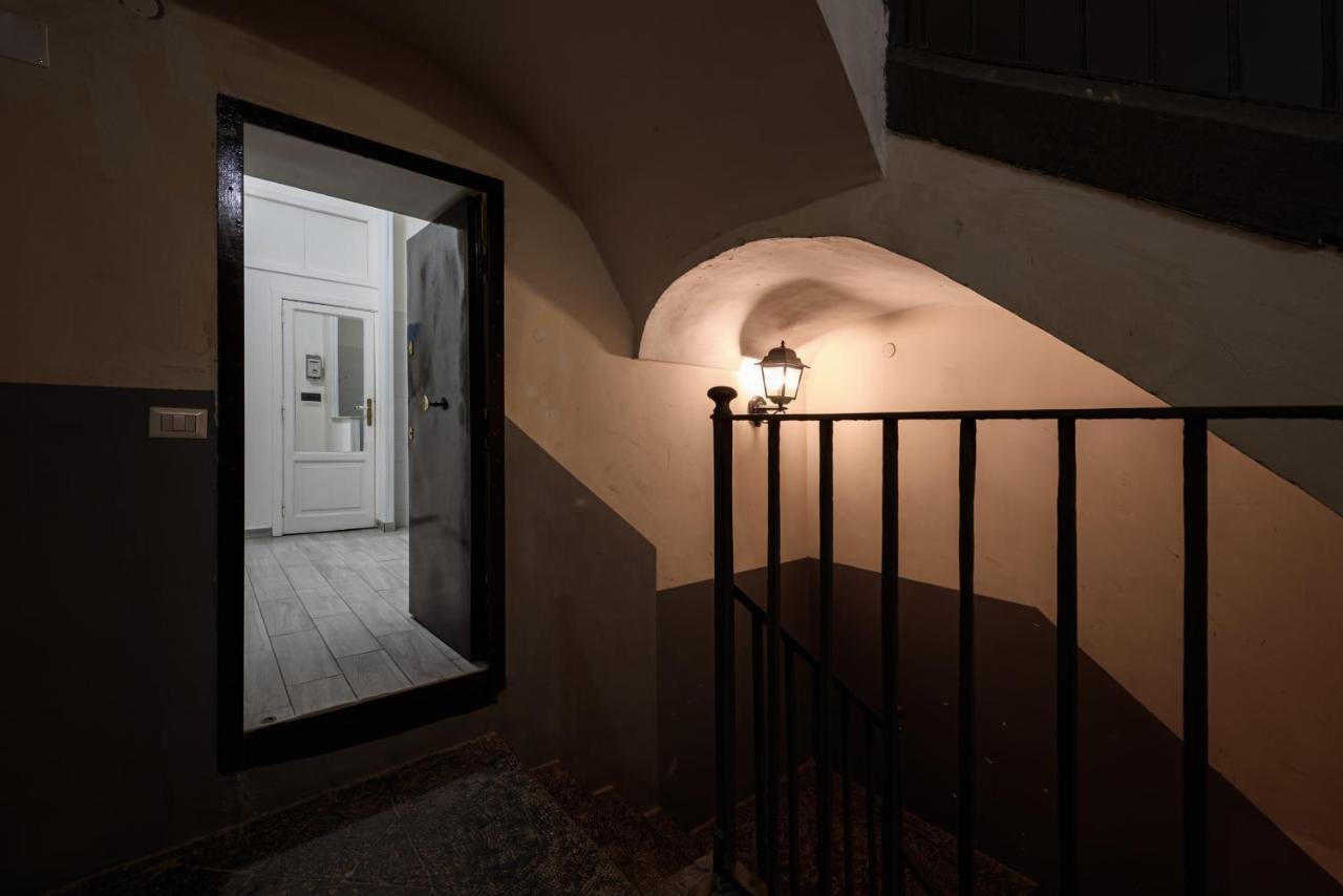 Vico Mastellone 16 Apartment Naples Luaran gambar
