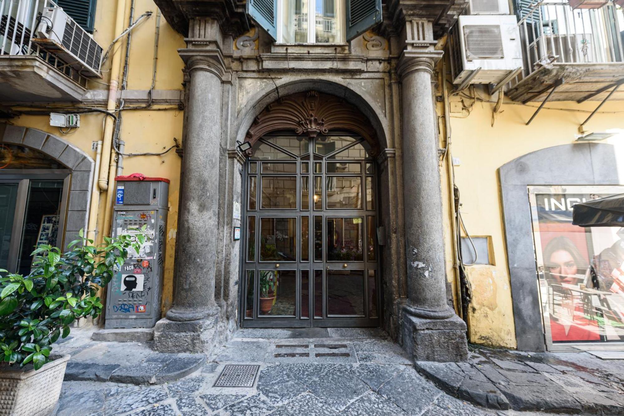 Vico Mastellone 16 Apartment Naples Luaran gambar